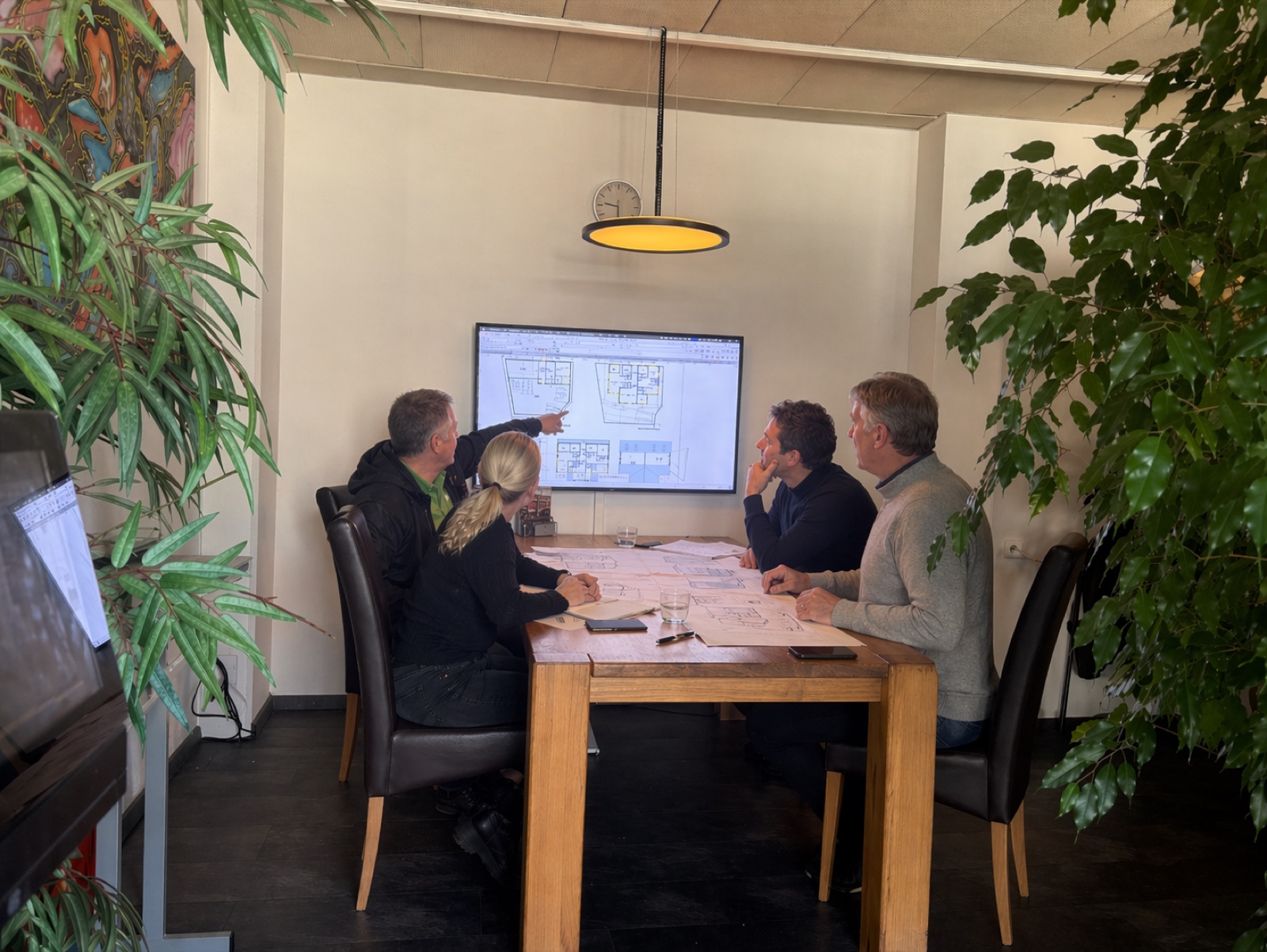 Team Architekturbüro Tichacek bei der Planungsbesprechung